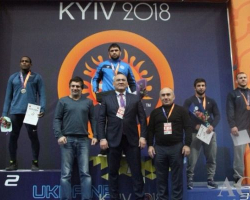 Güləşçilərimiz Kiyevdə doqquz qızıl medal qazanıblar