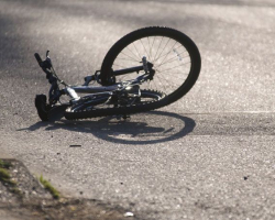Biləsuvarda velosiped sürən 13 yaşlı uşağı maşın vurdu