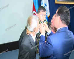 Şəhidimizin medalı 4 yaşlı oğlunun sinəsinə taxılıb (FOTO)
