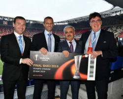 UEFA Avropa Liqasının 2019-cu ildə Bakıda keçiriləcək final oyununun ilk simvolik bileti AFFA prezidentinə təqdim olunub