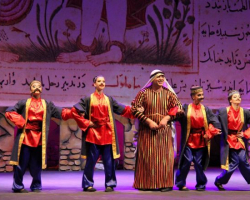 DTX sədri Musiqili Teatrda “999-cu gecə” tamaşasına baxdı