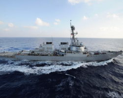 CNN: ABŞ-ın hərbi gəmisi İran katerinə xəbərdarlıq atəşi açıb