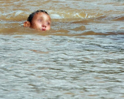 Şəmkirdə 4 yaşlı uşaq su arxında boğulub