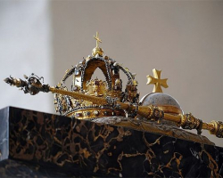 İsveçdə kral IX Karlın tacı oğurlanıb