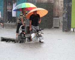 Çində şiddətli yağışlar 5 nəfərin ölümünə  səbəb olub