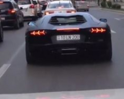 İş adamının oğlu 650 minlik “Lamborghini”siylə- Video