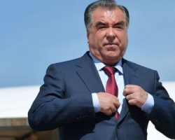 Emoməli Rəhmona “Müstəqil Tacikistanın banisi” statusu verildi