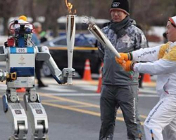 Robot Olimpiya məşəli estafetində iştirak edib