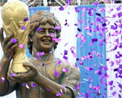 	  Maradonanın Hindistanda heykəli ucaldıldı