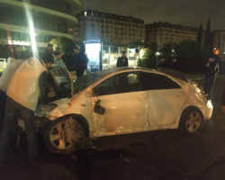 Bakıda taksi sürücüsü qəza törətdi: dörd sərnişin yaralandı 