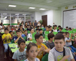 Vüqar Həşimovun xatirəsinə həsr olunan beynəlxalq şahmat turniri davam edir