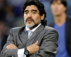 Diyeqo Maradona Argentinanın “Ximnasiya” klubunun baş məşqçisi oldu