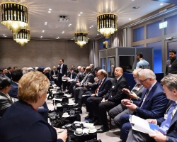 Prezident İlham Əliyev Davosda bir sıra görüşlər keçirib, sessiyada iştirak edib