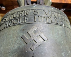 Almaniyada “Hitler zəngi”ndən svastika silinib
