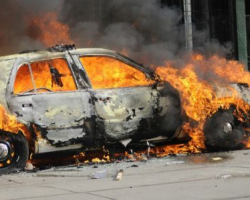 Sumqayıtda avtomobil yandı - FHN