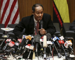 Malayziyanın sabiq Baş naziri antikorrupsiya komissiyasının suallarını cavablandırıb