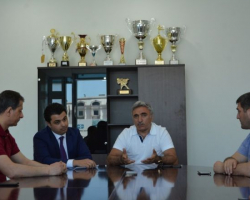 Azərbaycan Milli Karate Federasiyasının prezidenti yığmanın heyəti ilə görüşüb
