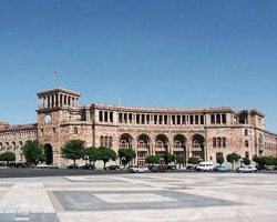 Ermənistan prezidenti yeni hökümətin bütün nazirlərini təyin edib