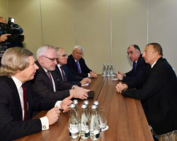 Prezident İlham Əliyev Varşavada ATƏT-in Minsk qrupunun həmsədrləri ilə görüşüb (FOTO)