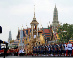 Tailandda bir il əvvəl vəfat etmiş kral IX Ramanın kremasiya mərasimi keçirilir