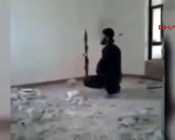 İŞİD üzvünün səhvi ona baha başa gəldi  +18Video