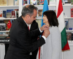 Leyla İmanova Macarıstan prezidentinin “Qızıl xaç” ordeni ilə təltif edildi  