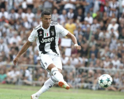 Ronaldo hamını qabaqladı - 88 zərbə ilə