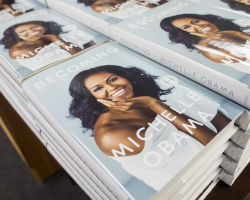 Mişel Obamanın kitabı rekord sayda satıldı