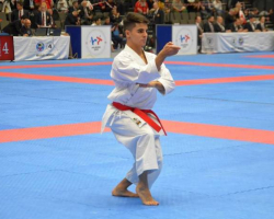 Karateçimiz Roman Heydərov Avropa çempionatının qızıl medalını qazanıb