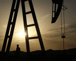 Ötən ay qlobal neft tədarükü azalıb