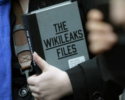 Trampın keçmiş müşavirinin “WikiLeaks”lə əlaqəsi olub