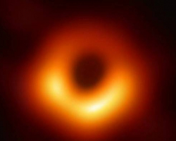 Astronomiya tarixində ilk dəfə fotoşəkili çəkilən qara dəliyə ad qoyulub