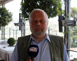 Gürcü politoloq: Gürcüstanda üçüncü qüvvəyə ehtiyac var 