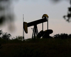 ABŞ-ın neft ehtiyatları azalır