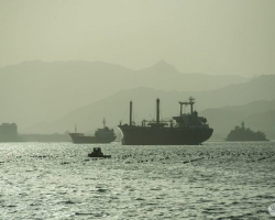 Şimali Koreya rus gəmisini saxladı