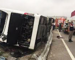 Azərbaycanlı turistləri daşıyan avtobus Türkiyədə aşdı - 14 yaralı