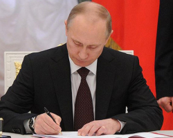 Putin Xəzər Konvensiyasının ratifikasiyası haqqında qanunu imzaladı