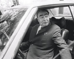 Moskvada Brejnevin sürücülük vəsiqəsi hərraca çıxarıldı