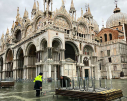 İtaliyadan həyəcan siqnalı: Venesiya su altında qala bilər