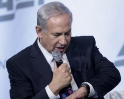 Netanyahu səhnədən birbaşa sığınacağa təxliyyə edildi
