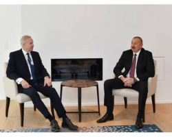 Prezident İlham Əliyev Davosda BP şirkətinin baş icraçı direktoru Robert Dadli ilə görüşüb