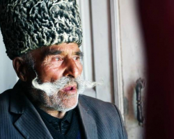Qırız kəndinin simvoluna çevrilən eşmə bığlı Hacı Abdurahman baba
